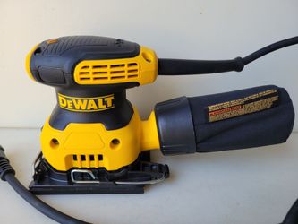 DeWalt 1/4 Sheet Palm Grip Sander