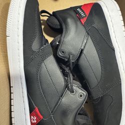 Jordan’s Big Kids Size 5 Brand New