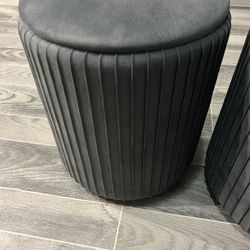 MOVING SALE!! 2 Ottomans