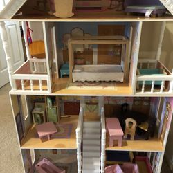 Wood Doll House 