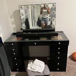 Impression Vanity 