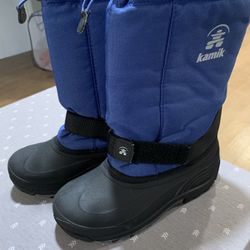 Boys SNOW Boots… Like New … Size 7