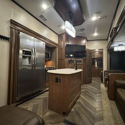 2016 Jayco North Point 375 BHFS Fifth Wheel - Perfect Family Bunkhouse!!!!