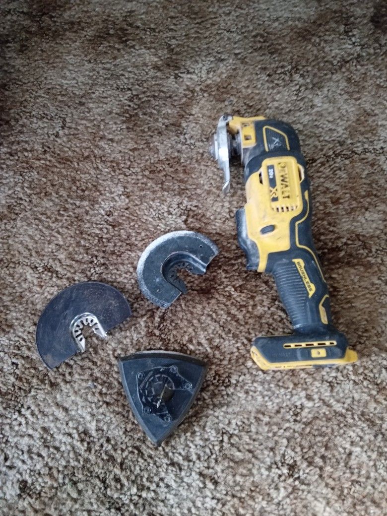 DeWalt Multi Tool With Attachments