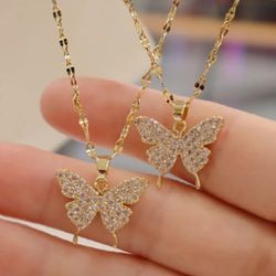 NEW Butterfly Necklace Exquisite Golden Crystal Pendant Collar Chain