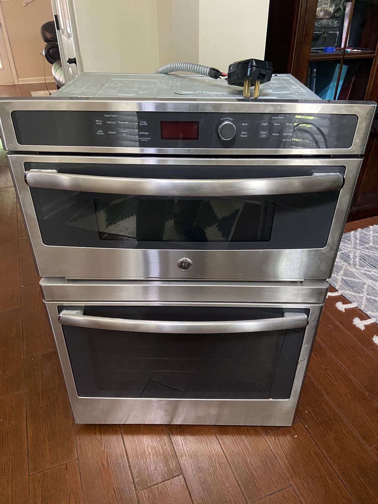 GE Electric Oven And Microwave