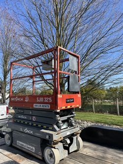 2015 Skyjack 3219 Scizzor Lift 
