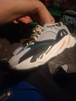 Yeezy wave runner 700