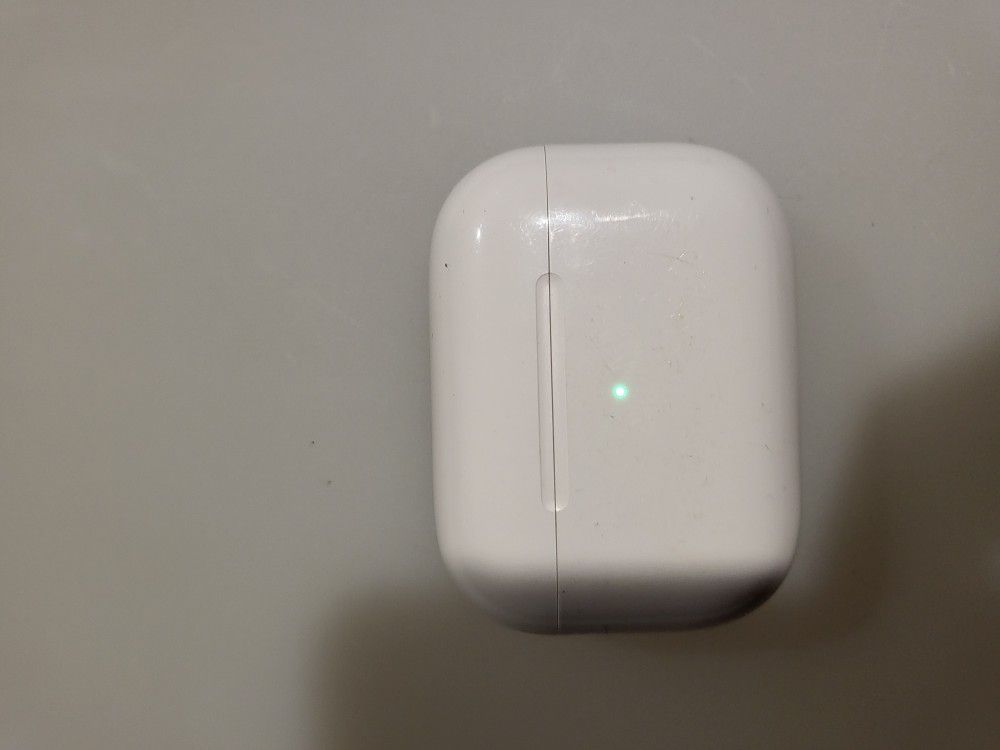 Apple AirPods Pro (2nd Gen) Wireless Earbuds, Up to 2X More Active Noise Cancelling, Adaptive Transparency, Personalized Spatial Audio MagSafe Chargin