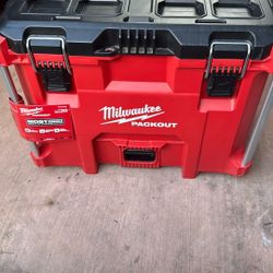 Milwaukee Packout XL Tool Box (NEW) 