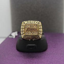 Los Angeles Lakers 2000 NBA championship ring