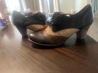 Lartiste Women Shoes