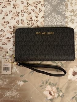 Michael Kors wallet