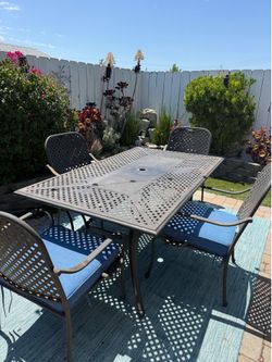 Outdoor dining table set