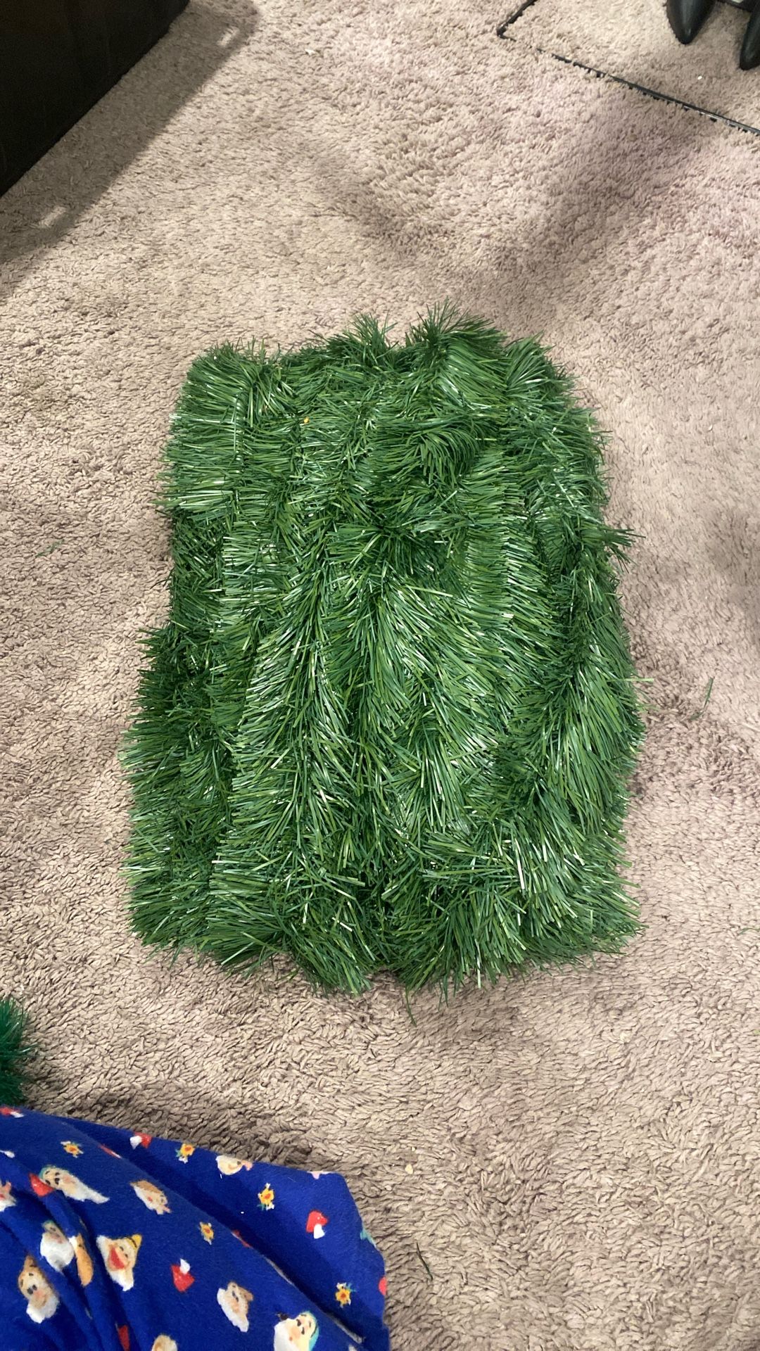 50 Ft Holiday Time Garland ( New Never Use)