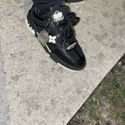 Louis  Vuitton 
