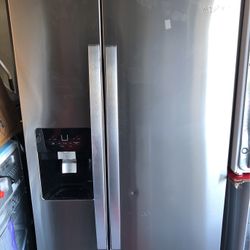 Whirlpool Stainless Steel Fridge 