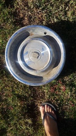 Cadillac hub caps