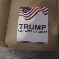 TRUMP YARD FLAGS
