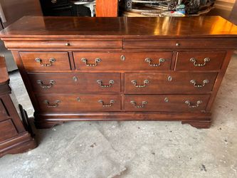 Dresser