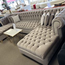 Grey Oversized Double chase Sectional 🪦No Credit Needed 🧿Low Down 🍪Same Day Delivery 🚚 