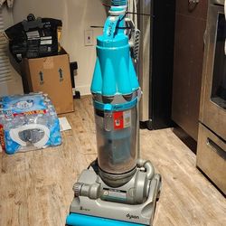 Dyson DC07 All Floors Upright Bagless Vacuum Cleaner Working 