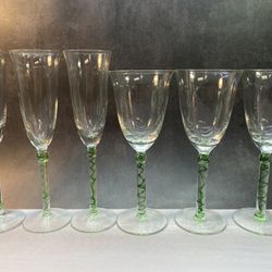 (20) 11 Champagne 9 Wine Vintage  Pier 1 Glasses. Clear and Green Filament Ribbon Swirl Stems Clear Bowl. Handblown. 