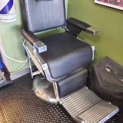 Barber Chair Excellent Condition 