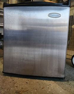 Chefmate Mini Refrigerator Stainless Steel & Black