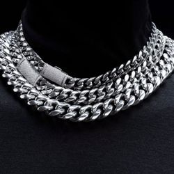 Budget Gold And Silver C.uban https://offerup.com/redirect/?o=TC5pbms= Ch.ain