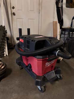 Milwaukee Wet/Dry Vacuum with Hose