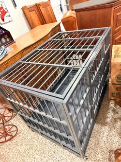 LUCKUP Heavy Duty Metal Dog Crate / Kennel – Like New!
