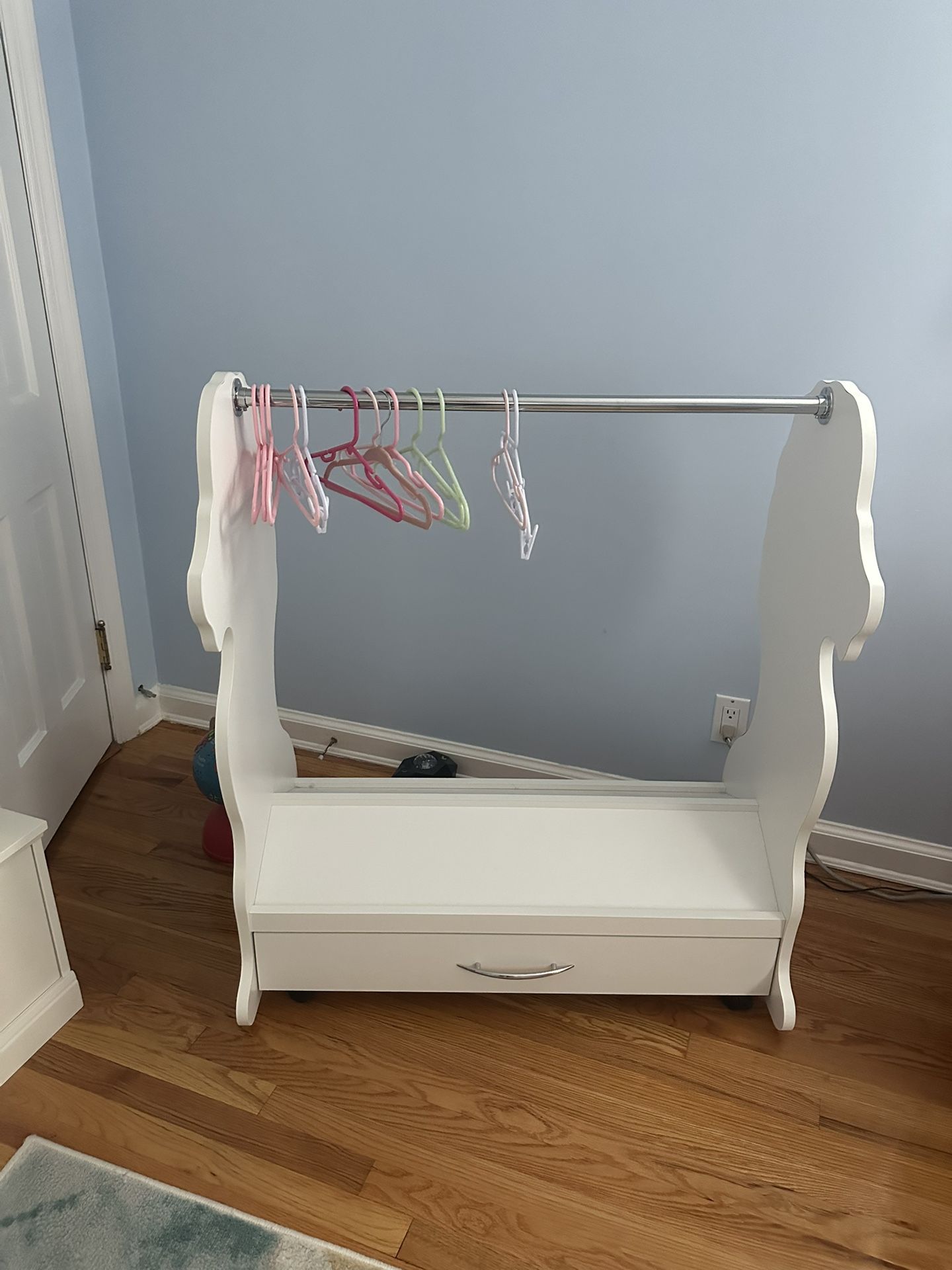 Ace Kids Furniture Lion Mobile Dress Up