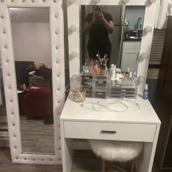 Vanity Set with Mirror and Stool 