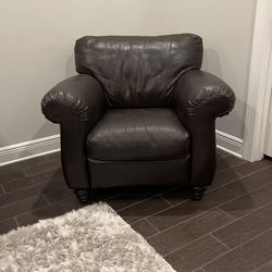 Beautiful Natuzzi Brown Leather Club Chair
