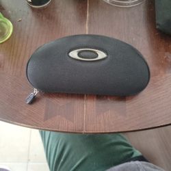 Oakley" Prizm"