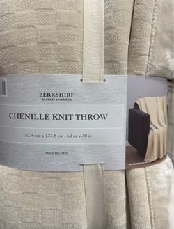 New blanket 60 in x 70 in