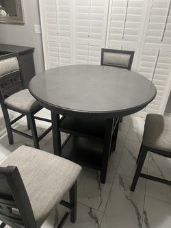 Dining High Table w/4 Chairs