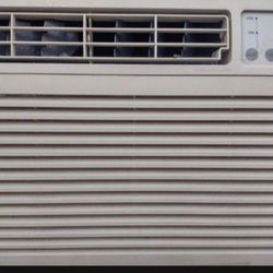 Air Conditioner 
8,000 BTU
