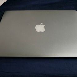 Macbook Air 4gb ram 128gb Storage 