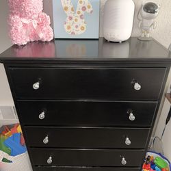 Black 5-Drawer Dresser