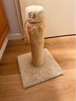 Cat scratching post - 17” tall (beige)