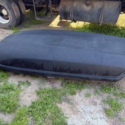 Yakima Skybox rooftop travel cargo box 16 cubic foot