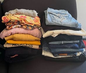 Women’s clothing bundle