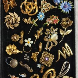 Brooch Lot 