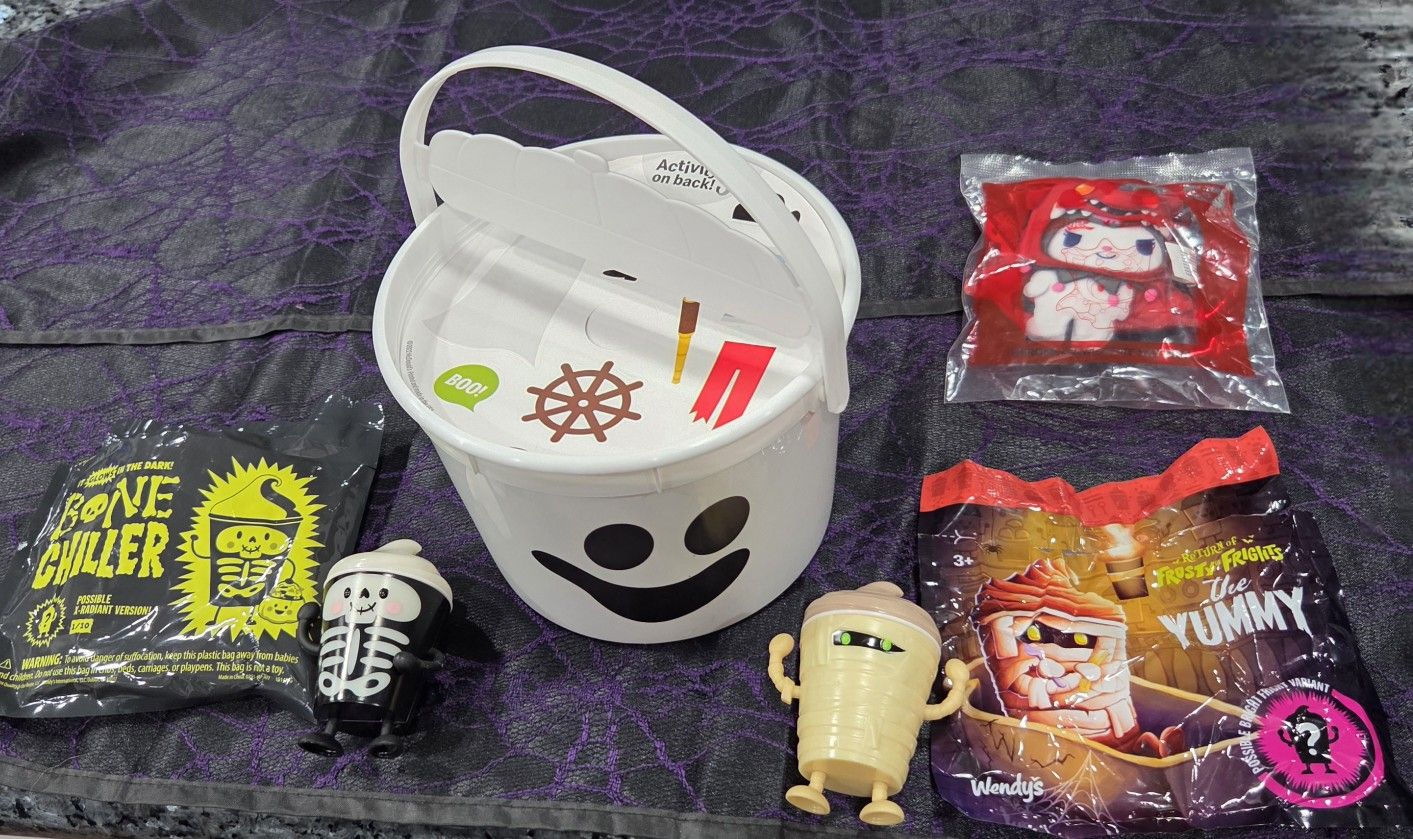 HAPPY MEAL COLLECTIBLE HALLOWEEN