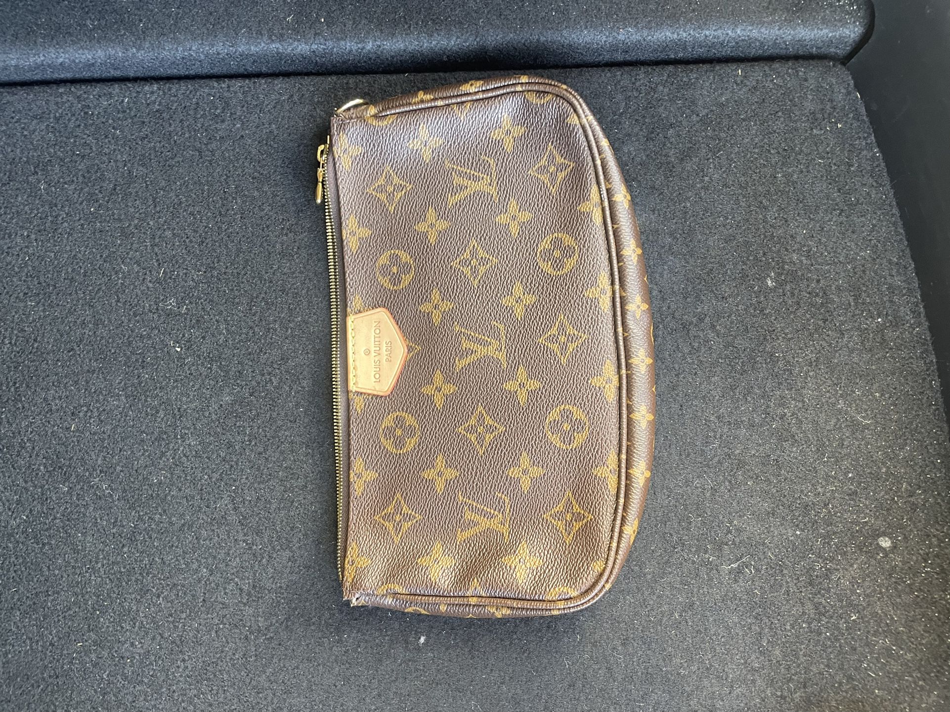 Louis Vuitton Monogram 