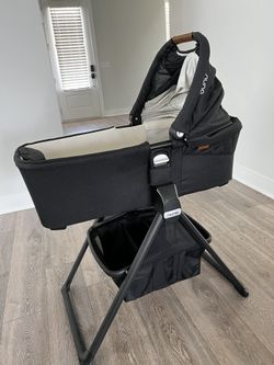 Nuna Bassinet