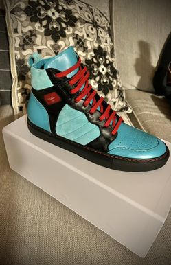 El Urbano Sneaker 👟 Kicks Ct Owner