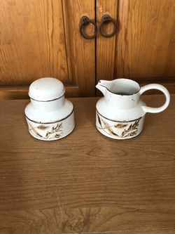 RUSTIC COUNTRY SUGAR BOWL WITH LID AND CREAMER